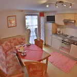 Aparthotel Haus Regina 3*