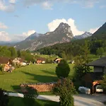 Haus Regina Aparthotel 3*