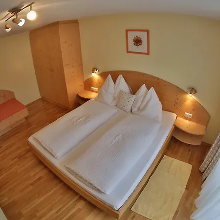 Haus Regina Apartmanhotel 3*